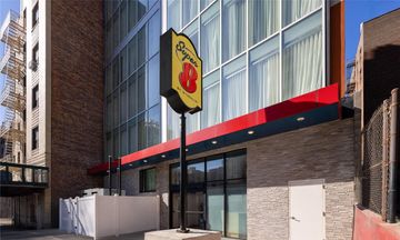 Super 8 by Wyndham Bronx Near Stadium