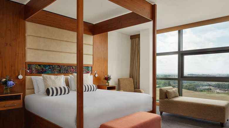 <b>The Gateway Hotel Dundalk Suite</b>. Images powered by <a href="https://iceportal.shijigroup.com/" title="IcePortal" target="_blank">IcePortal</a>.
