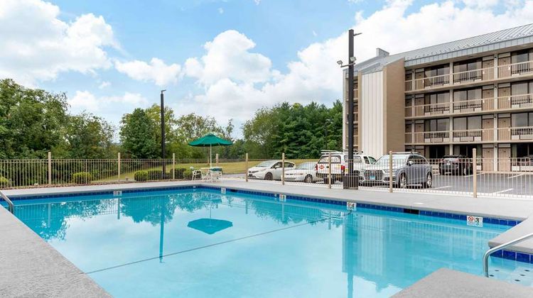 Extended Stay America Suites - Bristol Pool