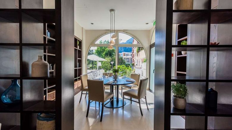 <b>Columbus Hotel-Curio Collection Hilton Restaurant</b>. Images powered by <a href="https://iceportal.shijigroup.com/" title="IcePortal" target="_blank">IcePortal</a>.