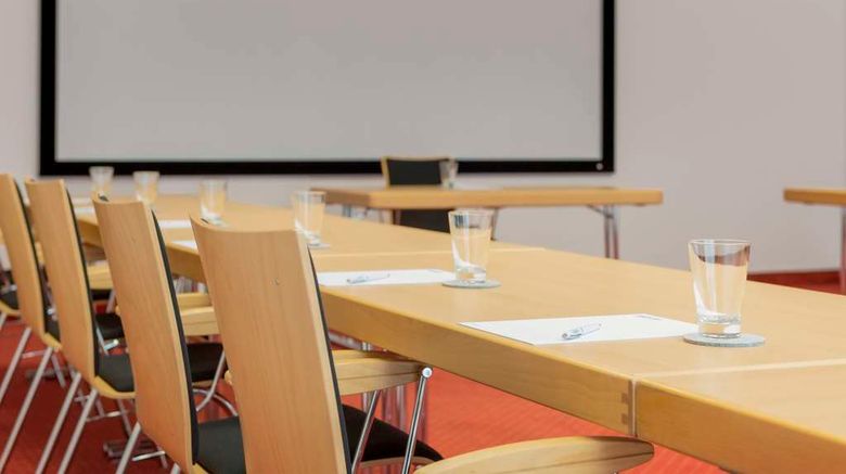 <b>Best Western Plus Hotel Papenburg Meeting</b>. Images powered by <a href="https://iceportal.shijigroup.com/" title="IcePortal" target="_blank">IcePortal</a>.