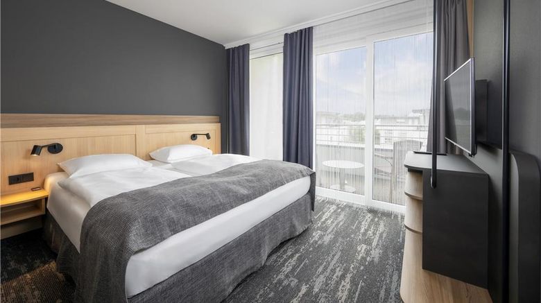 <b>Best Western Plus Hotel Papenburg Suite</b>. Images powered by <a href="https://iceportal.shijigroup.com/" title="IcePortal" target="_blank">IcePortal</a>.