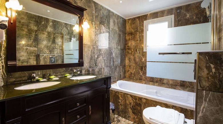 <b>Hotel Les Voyageurs Room</b>. Images powered by <a href="https://iceportal.shijigroup.com/" title="IcePortal" target="_blank">IcePortal</a>.