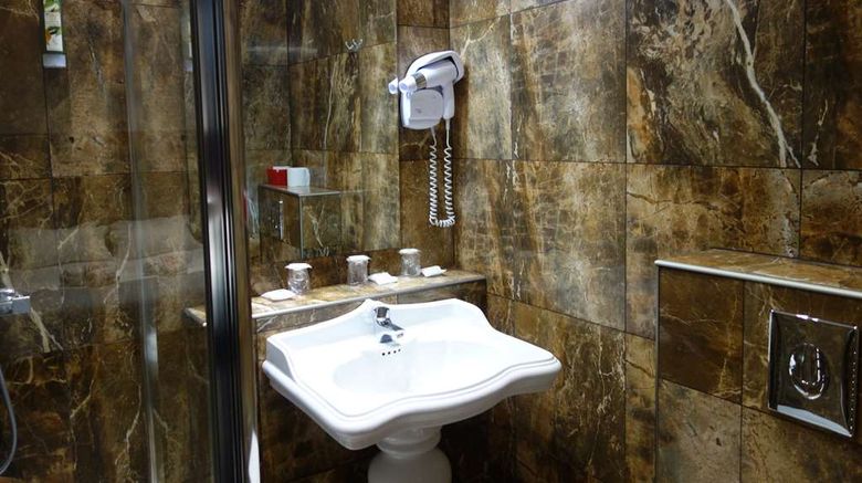 <b>Hotel Les Voyageurs Room</b>. Images powered by <a href="https://iceportal.shijigroup.com/" title="IcePortal" target="_blank">IcePortal</a>.