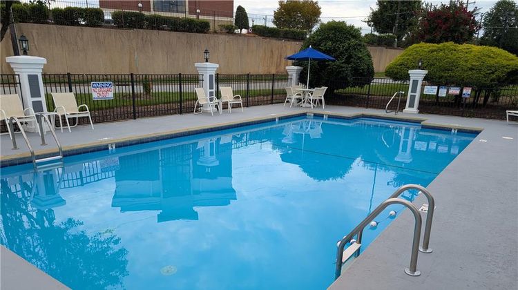 Best Western Greensboro Coliseum Inn Pool