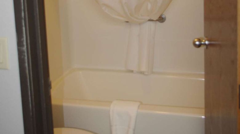 <b>Econo Lodge El Paso Room</b>. Images powered by <a href="https://iceportal.shijigroup.com/" title="IcePortal" target="_blank">IcePortal</a>.
