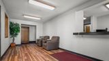 <b>Econo Lodge El Paso Lobby</b>. Images powered by <a href="https://iceportal.shijigroup.com/" title="IcePortal" target="_blank">IcePortal</a>.