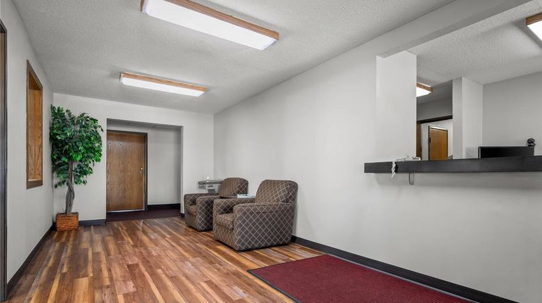 <b>Econo Lodge El Paso Lobby</b>. Images powered by <a href="https://iceportal.shijigroup.com/" title="IcePortal" target="_blank">IcePortal</a>.