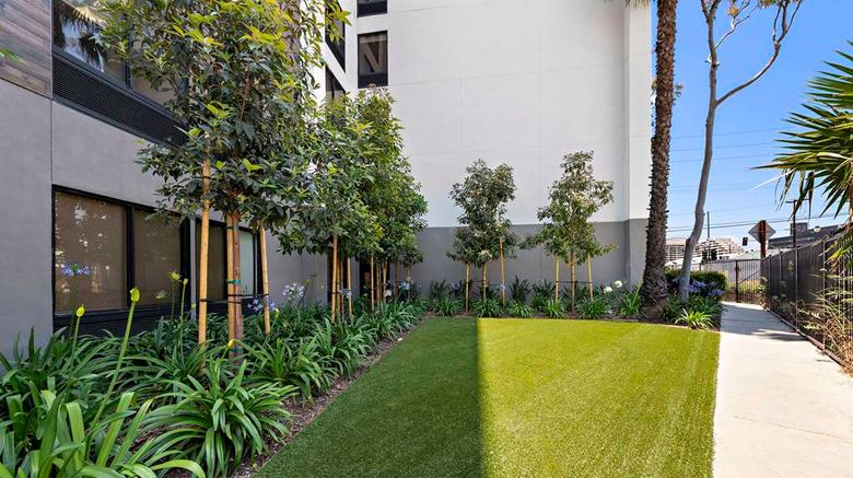 <b>Hampton Inn by Hilton Los Angeles Arpt Exterior</b>. Images powered by <a href="https://iceportal.shijigroup.com/" title="IcePortal" target="_blank">IcePortal</a>.