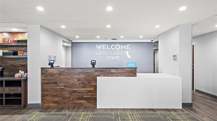 Hampton Inn by Hilton Los Angeles Arpt Lobby
