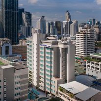 Novotel Living Bangkok Sukhumvit Legacy