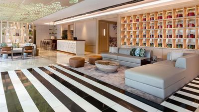 Novotel Living Bangkok Sukhumvit Legacy