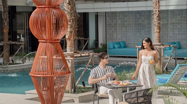 Novotel Living Bangkok Sukhumvit Legacy Pool
