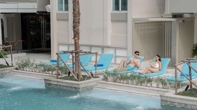 Novotel Living Bangkok Sukhumvit Legacy Pool