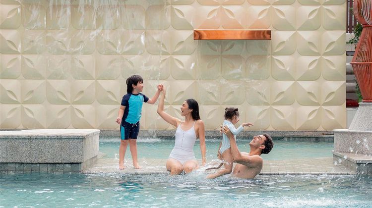 Novotel Living Bangkok Sukhumvit Legacy Exterior