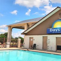 Days Inn by Wyndham Navasota