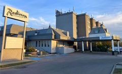 Radisson Hotel & Conference Centre