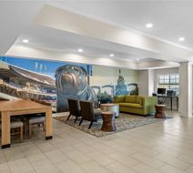 Starkville Inn & Suites Lobby