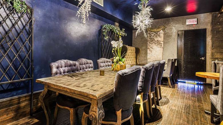 <b>The O Hotel, Trademark Coll by Wyndham Restaurant</b>. Images powered by <a href="https://iceportal.shijigroup.com/" title="IcePortal" target="_blank">IcePortal</a>.