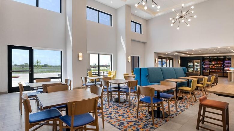 <b>Hampton Inn by Hilton Wichita Falls Lobby</b>. Images powered by <a href="https://iceportal.shijigroup.com/" title="IcePortal" target="_blank">IcePortal</a>.