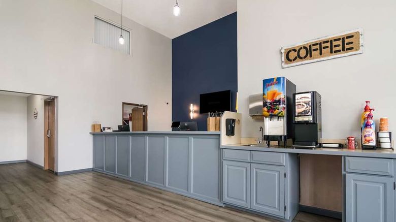 <b>Econo Lodge Lobby</b>. Images powered by <a href="https://iceportal.shijigroup.com/" title="IcePortal" target="_blank">IcePortal</a>.