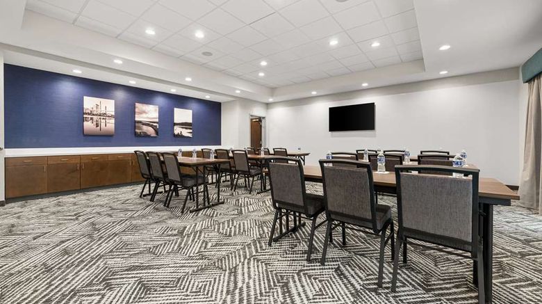 <b>Hampton Inn & Suites Bessemer Birmingham Meeting</b>. Images powered by <a href="https://iceportal.shijigroup.com/" title="IcePortal" target="_blank">IcePortal</a>.