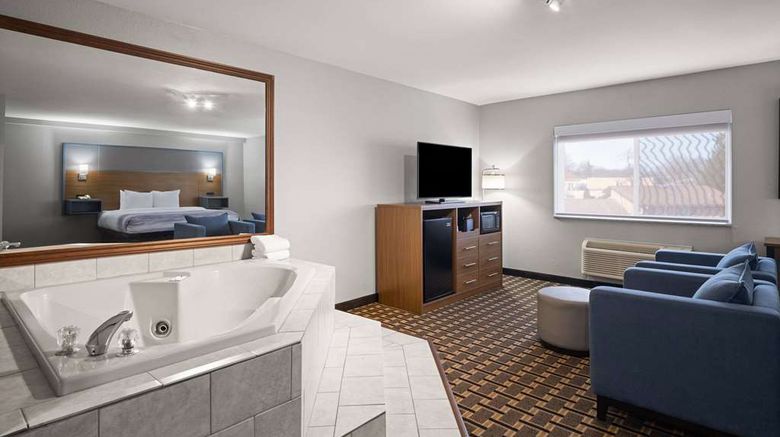 <b>AmericInn by Wyndham Woodstock IL Suite</b>. Images powered by <a href="https://iceportal.shijigroup.com/" title="IcePortal" target="_blank">IcePortal</a>.