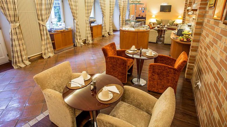 <b>Mamaison Residence Izabella Budapest Restaurant</b>. Images powered by <a href="https://iceportal.shijigroup.com/" title="IcePortal" target="_blank">IcePortal</a>.