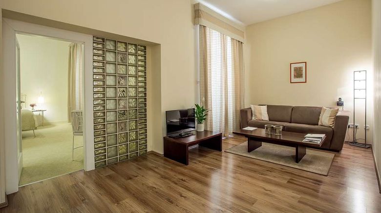 <b>Mamaison Residence Izabella Budapest Suite</b>. Images powered by <a href="https://iceportal.shijigroup.com/" title="IcePortal" target="_blank">IcePortal</a>.