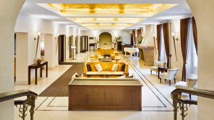 Mamaison Hotel Le Regina Lobby