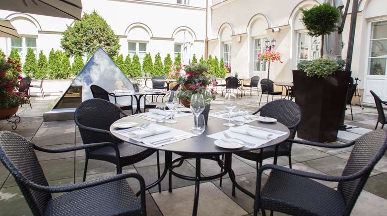 <b>Mamaison Hotel Le Regina Restaurant</b>. Images powered by <a href="https://iceportal.shijigroup.com/" title="IcePortal" target="_blank">IcePortal</a>.