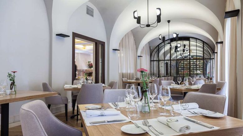 <b>Mamaison Hotel Le Regina Restaurant</b>. Images powered by <a href="https://iceportal.shijigroup.com/" title="IcePortal" target="_blank">IcePortal</a>.