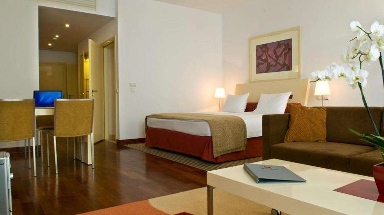 <b>Mamaison Residence Diana Room</b>. Images powered by <a href="https://iceportal.shijigroup.com/" title="IcePortal" target="_blank">IcePortal</a>.