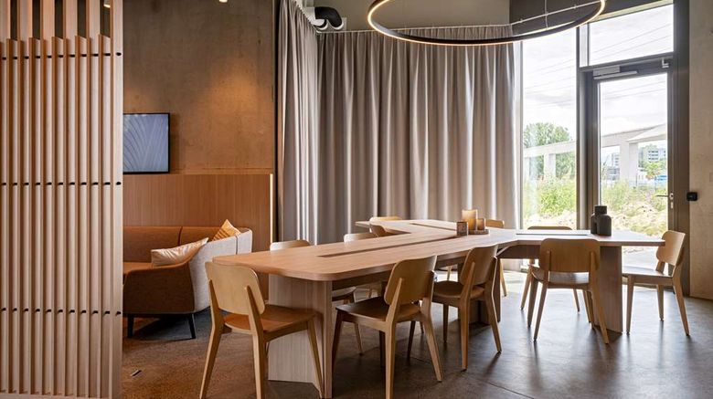 <b>Zleep Hotel Lausanne-Chavannes Lobby</b>. Images powered by <a href="https://iceportal.shijigroup.com/" title="IcePortal" target="_blank">IcePortal</a>.