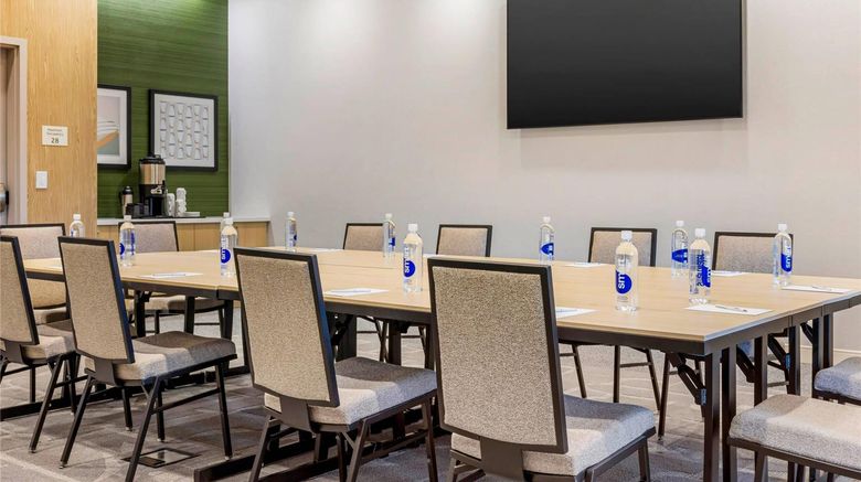 <b>Cambria Hotel Burbank Airport Meeting</b>. Images powered by <a href="https://iceportal.shijigroup.com/" title="IcePortal" target="_blank">IcePortal</a>.