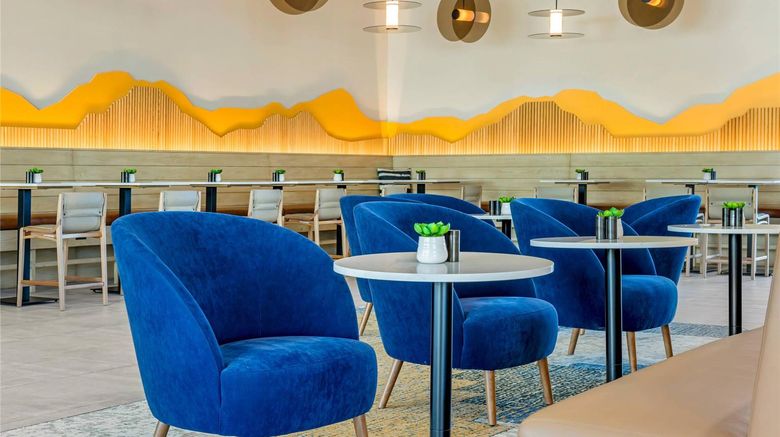 <b>Cambria Hotel Burbank Airport Restaurant</b>. Images powered by <a href="https://iceportal.shijigroup.com/" title="IcePortal" target="_blank">IcePortal</a>.