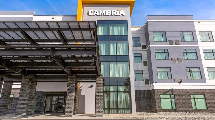 Cambria Hotel Spokane Airport Exterior