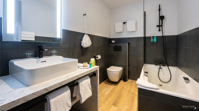 <b>Le Champlain Room</b>. Images powered by <a href="https://iceportal.shijigroup.com/" title="IcePortal" target="_blank">IcePortal</a>.