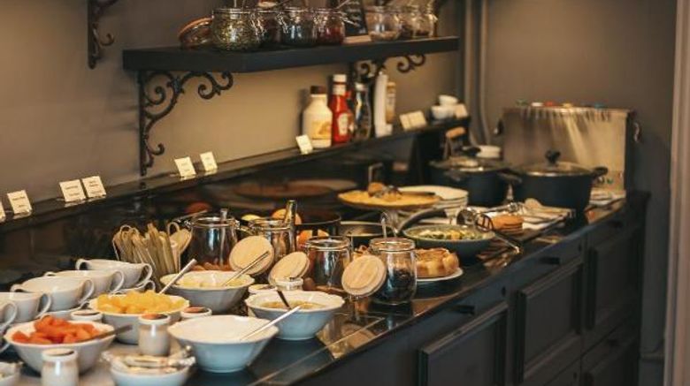 <b>Le Champlain Restaurant</b>. Images powered by <a href="https://iceportal.shijigroup.com/" title="IcePortal" target="_blank">IcePortal</a>.