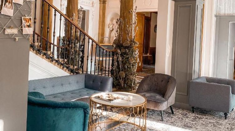 Le Champlain Lobby