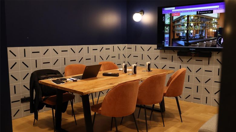 <b>Hotel Clap Clap Other</b>. Images powered by <a href="https://iceportal.shijigroup.com/" title="IcePortal" target="_blank">IcePortal</a>.