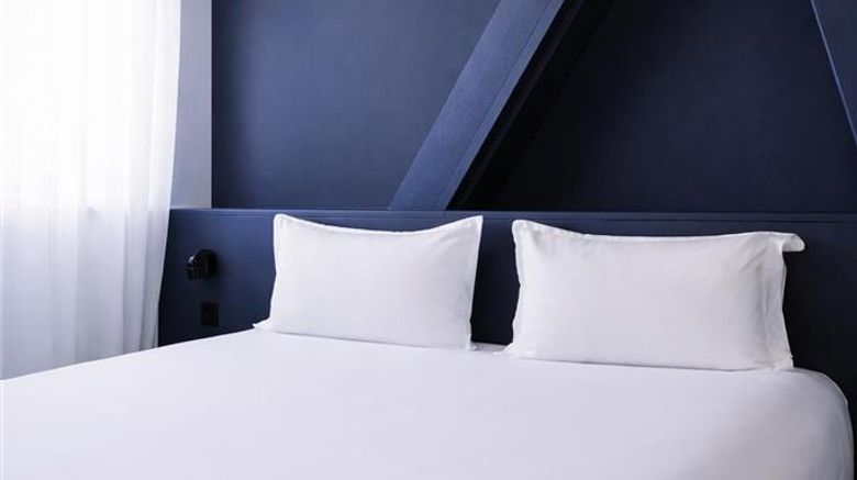 <b>Hotel Clap Clap Room</b>. Images powered by <a href="https://iceportal.shijigroup.com/" title="IcePortal" target="_blank">IcePortal</a>.