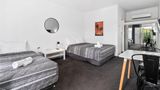 <b>Commodore Motor Inn Room</b>. Images powered by <a href="https://iceportal.shijigroup.com/" title="IcePortal" target="_blank">IcePortal</a>.
