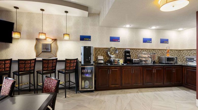<b>Days Inn Columbia Other</b>. Images powered by <a href="https://iceportal.shijigroup.com/" title="IcePortal" target="_blank">IcePortal</a>.