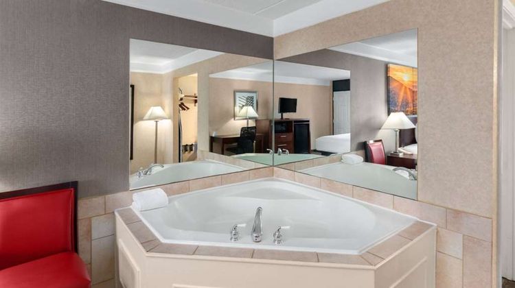 Days Inn Columbia Suite