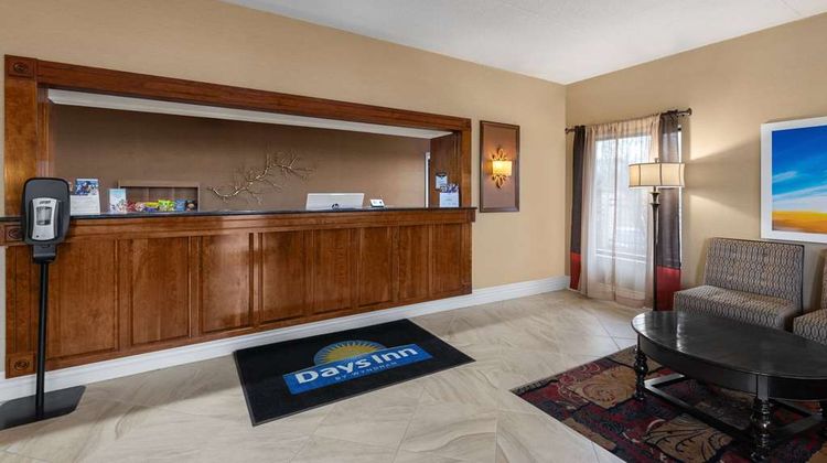 Days Inn Columbia Lobby