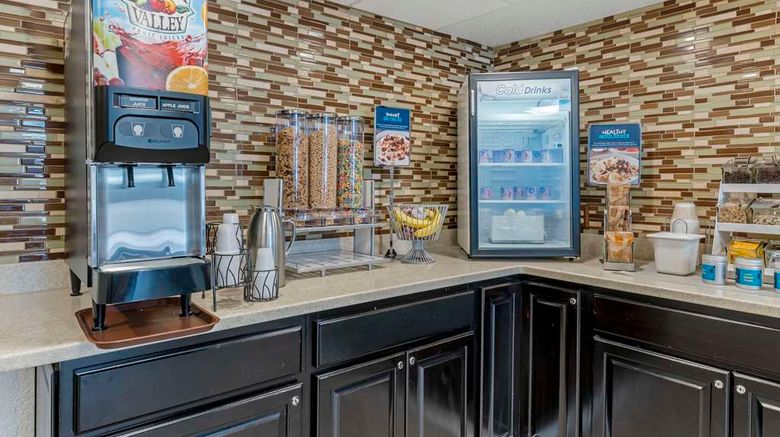 <b>Clarion Pointe Jasper Restaurant</b>. Images powered by <a href="https://iceportal.shijigroup.com/" title="IcePortal" target="_blank">IcePortal</a>.