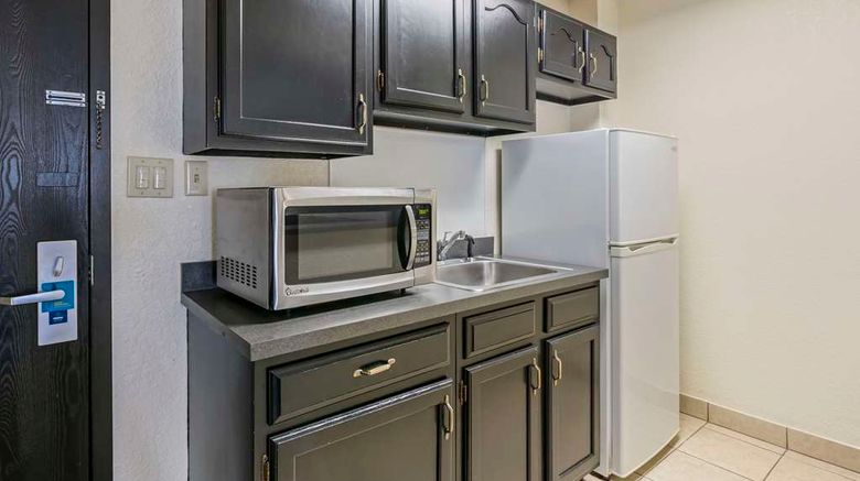 <b>Clarion Pointe Jasper Suite</b>. Images powered by <a href="https://iceportal.shijigroup.com/" title="IcePortal" target="_blank">IcePortal</a>.