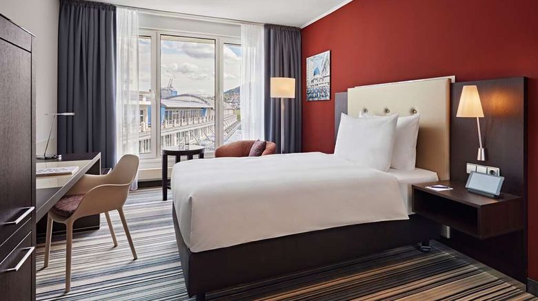 <b>Dorint Hotel Esplanade Jena Room</b>. Images powered by <a href="https://iceportal.shijigroup.com/" title="IcePortal" target="_blank">IcePortal</a>.