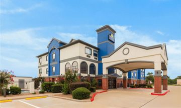 Days Inn & Suites Sam Houston Tollway